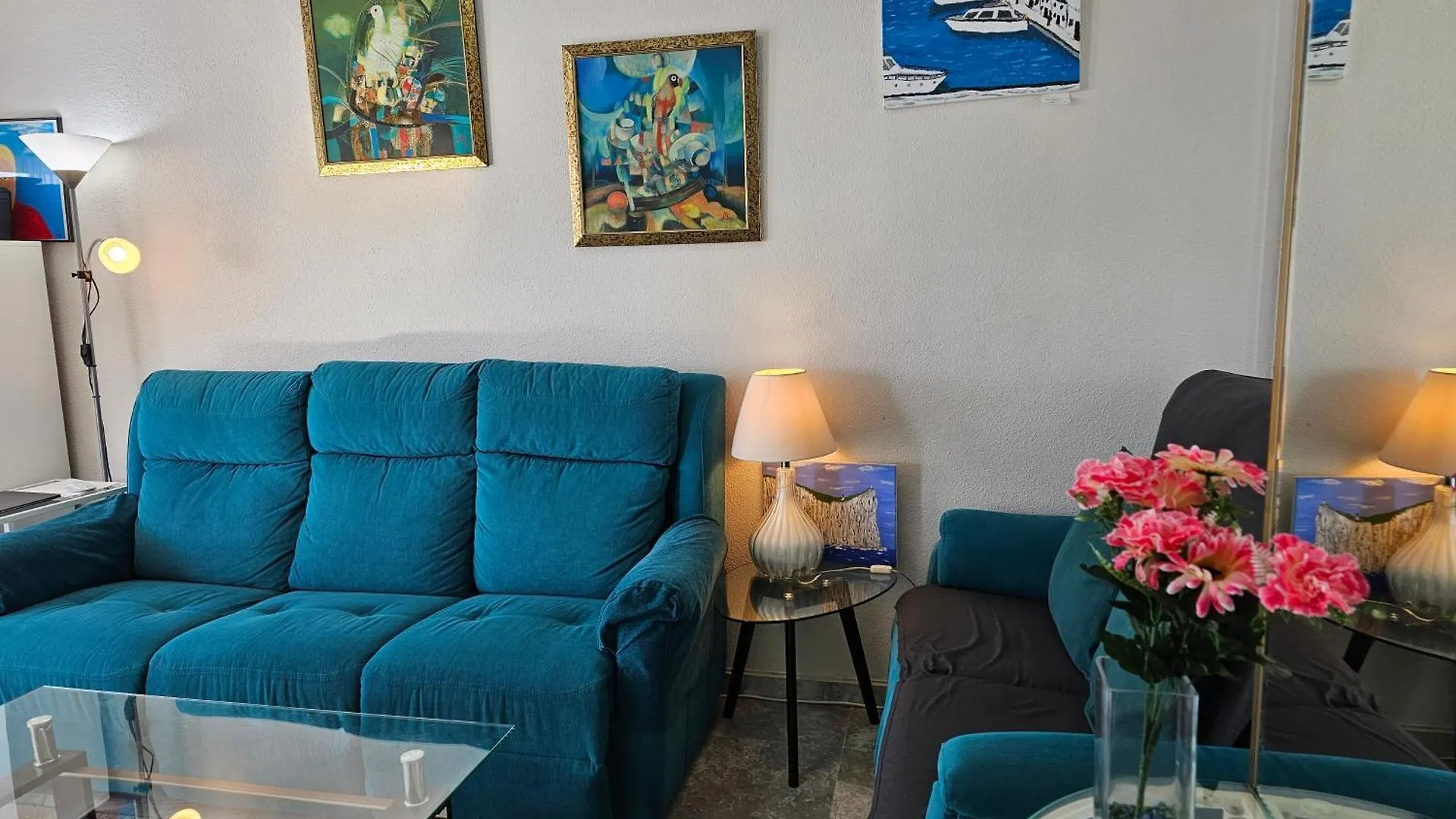 Rymlig Laegenhet Foer 7,8 Persons In Los Boliches, Fuegirola フエンヒロラ 0*,